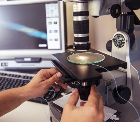 Analyse textile sur microscope